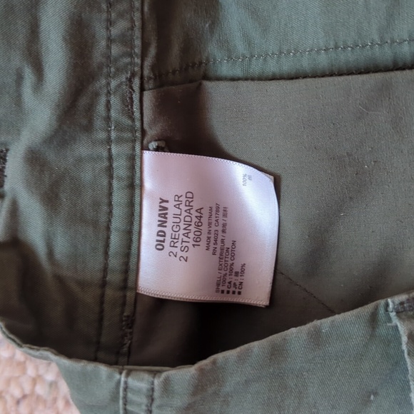 Old Navy Army Green Cargo shorts - Picture 3 of 3